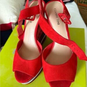 Red wedges. Gianni Binni